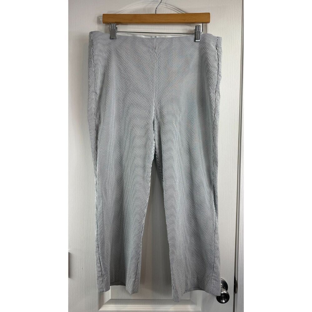Chico's Women's Pull On Capri Pants White Gray Stripe Size 14 (2.5)